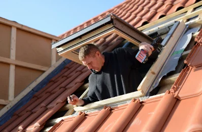 Pose de fenêtres de toit Velux à Couville